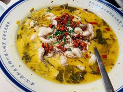 招牌酸菜鱼-酸知味江湖川菜(凤凰荟店)