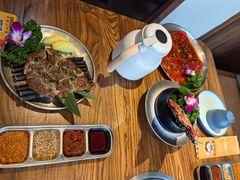 -明洞阿姨·韩式酱蟹烤肉·创意料理(三元桥店)