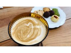 椰奶拿铁-白胡子咖啡(丽都园店)