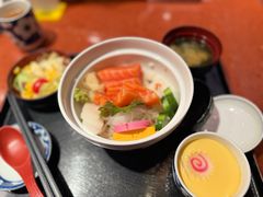 三文鱼盖饭-小山日本料理(兴业太古汇店)