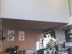 -HUG·拥抱咖啡(郑州宝龙广场店)