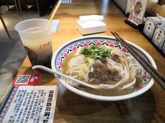 -鑫花溪牛肉米粉(人民广场店)