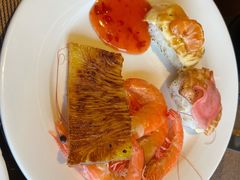 -大中华希尔顿酒店-念自助餐·嗨啤·小龙虾