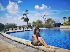 室外泳池-上海滴水湖皇冠假日酒店