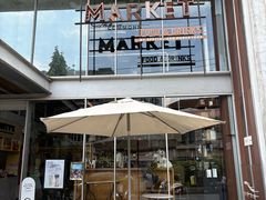 -ROAST coffee & eatery
