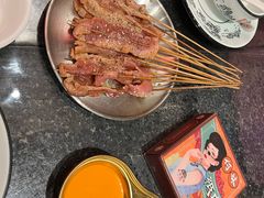 -何妹湿辣牛肉·粤式烧烤砂煲(桂雅路店)