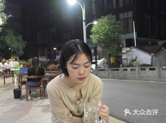 地址：四川省达州市万源市万中（往上步行大概五十米左右