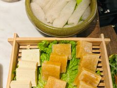 -尚尚仙·酸汤猪手·猪肚鸡火锅(华联万柳购物中心店)