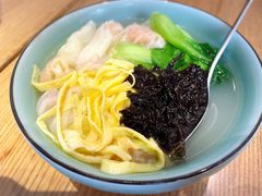 酸辣鲜虾馄饨-缸鸭狗(天一广场店)