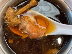 姬松茸炖土鸡汤-华记煲仔华·煲仔饭(市桥易发店)