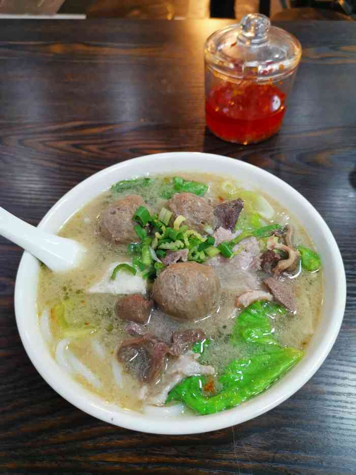 八迎潮味鲜感汤粉世家(西槎路店)-"食物味道是可以的,所以都喜欢帮衬