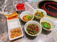 九宫格酱料-禄婶鸡煲·打边炉