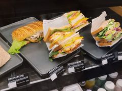 -星巴克(广州南站A18检票口楼上)