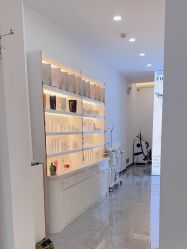 -柒朵科技美肤中心