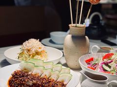 蒜泥白肉配乳瓜-初蓉丨遇见新川菜(亲贤街荣耀店)