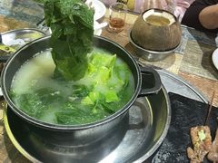 咸猪骨煲淋大芥菜-石岐乳鸽村(南海第三分店)