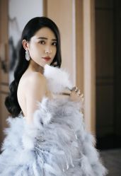 点击看大图 -Renee芮亦婚纱