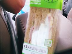 -全家便利店(兴贤路店)