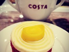 柠檬元宝红丝绒蛋糕-COSTA COFFEE(上海月星环球港店)
