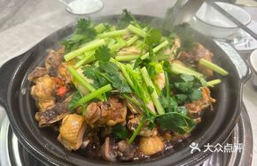 Charcoal-Grilled Oyster Chicken Pot