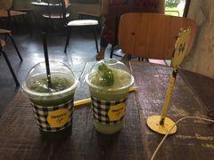 -莓园冰淇淋店
