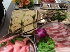 -围炉肉舍•炭烤活鳗•丹东海鲜烤肉(步行街店)