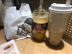 -喜茶(北京华贸购物中心店)