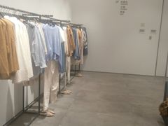 -URBAN REVIVO(上海中庚漫游城店)