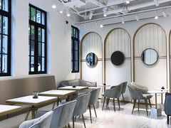 -Fridi Patisserie Cafe