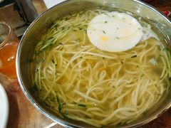 面条-腾格勒烤羊腿