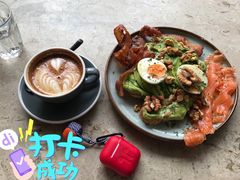 牛油果煮蛋吐司-RAC BAR(安福路店)