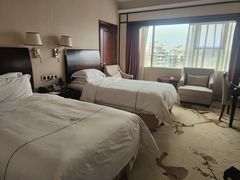 -深圳君逸国际酒店(龙岗横岗塘坑地铁站店)