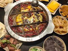 -洞亭火锅(防空洞总店)