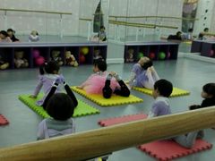 -Isee灰姑娘国际儿童艺术中心(BHGMall店)