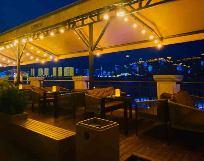 commune(长沙渔人码头店)-"长草很久了,但是有点远就一直没来拔草过 .