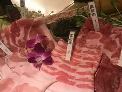和牛-我那覇豚肉店(カフーナ旭橋店)