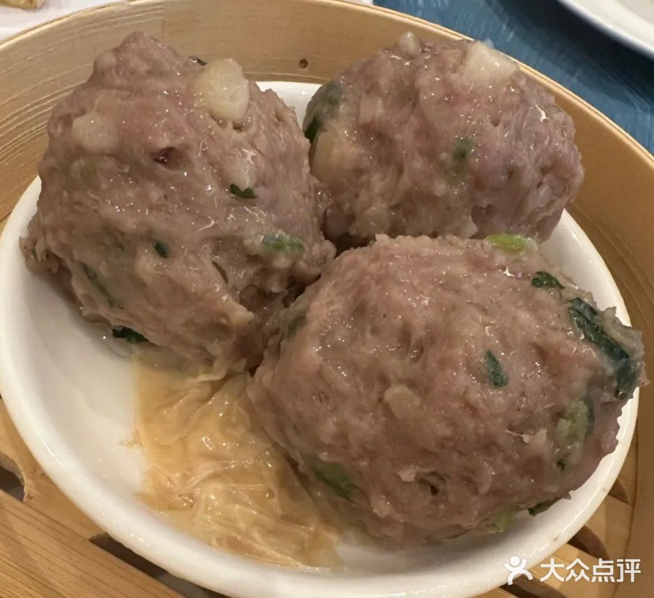 点了个套餐，真的超级划算！吃得饱饱的