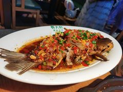 香酥大鲫鱼-费大厨辣椒炒肉(万家丽一店)