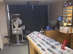 -优医视平价眼镜超市蔡司依视路折扣(小马厂店)