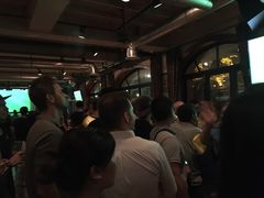 等位区-Shanghai Brew House上海啤酒工坊(老外街店)