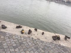 -多瑙河畔鞋履雕塑