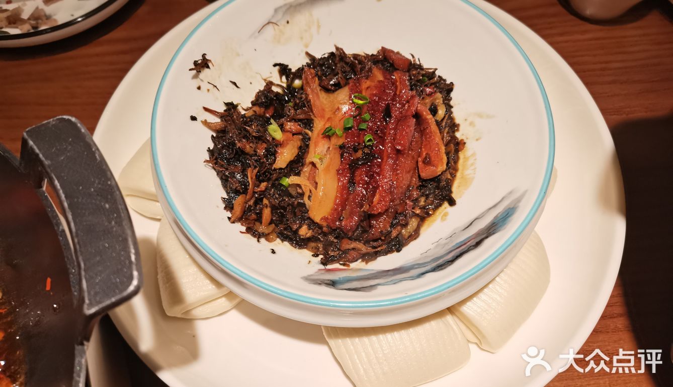 其中我最喜欢吃的就是烧辣椒卤牛肉