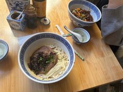 -沪西老弄堂面馆(定西路店)