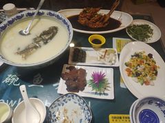 -南京金牛湖巨碗鱼头