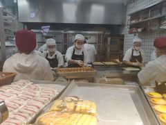 面包甜点陈列柜-鲍师傅糕点(国金街店)