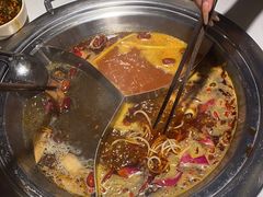 -老房老舍重庆火锅(假日城市店)