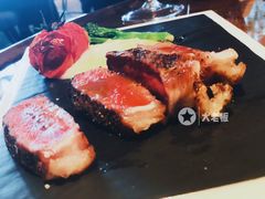 -The ROOF (通盈中心店)