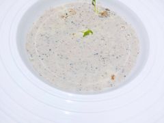 黑松露菌菇汤-锦潼西餐厅