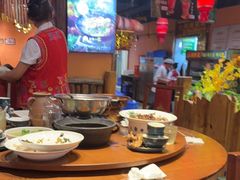 -老滇山寨•云南特色菜•地方菜•民族风情歌舞表演(金碧店)