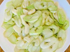苍山蒜片炒儿菜-泉畔人家·老济南经典鲁菜(大明湖店)